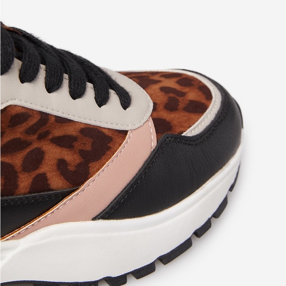 SOLD !! SOLD!! Women’s Sneakers - Picture 2 of 6